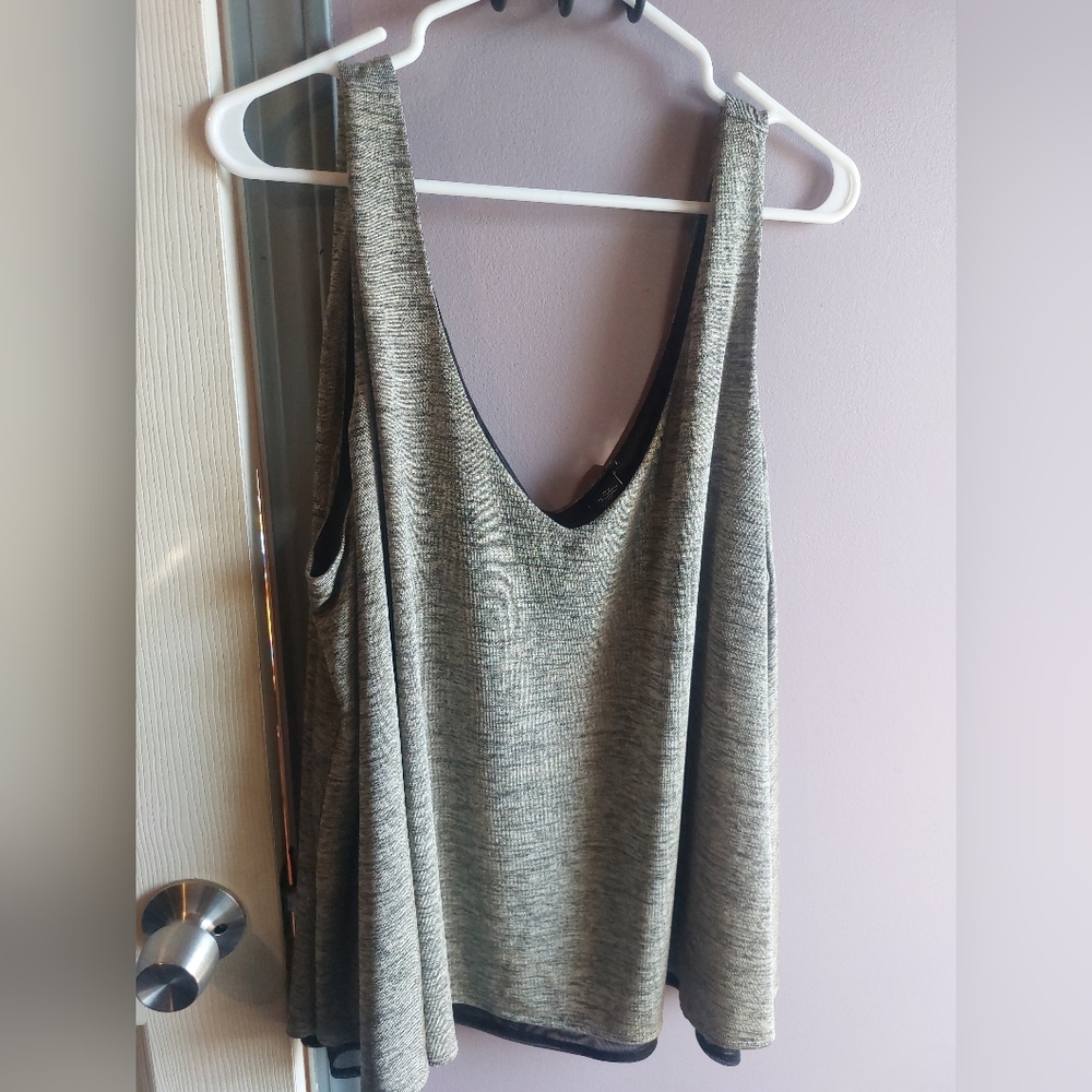 Torrid 3 Gold and Black Sleeveless Layered Tank